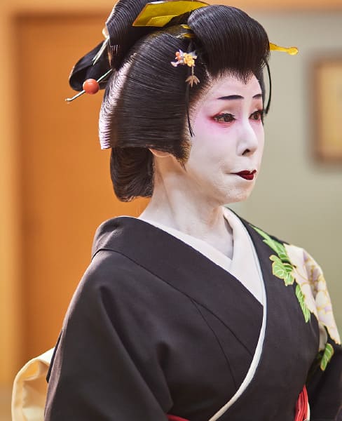 藤間冠花
